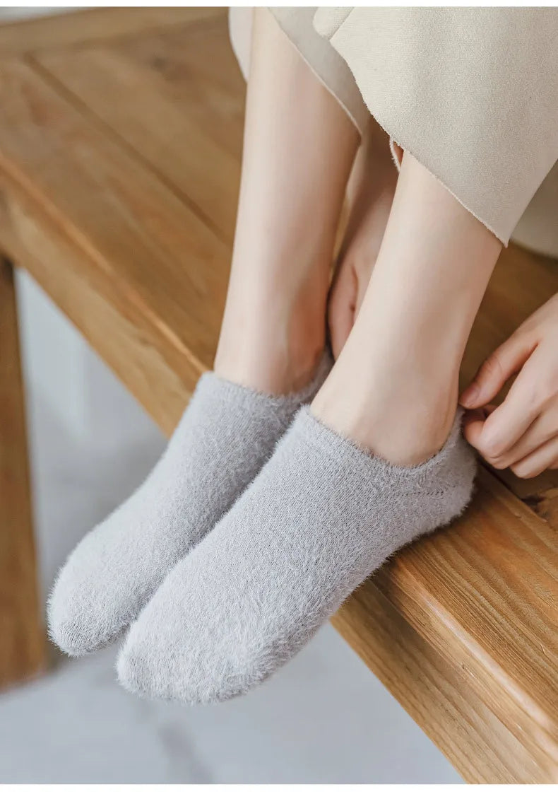 Winter Warm Thicken Thermal Low Cut Socks Women Woollen Seamless Sock Velvet Soft Sleeping Socks Solid Color Casual Floor Socks