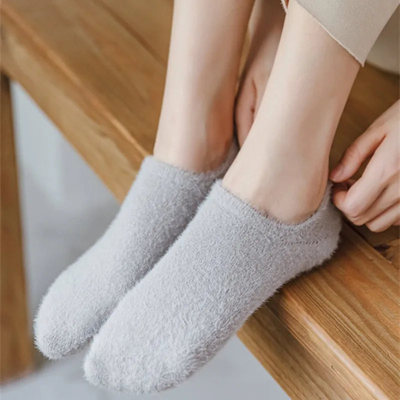 Winter Warm Thicken Thermal Low Cut Socks Women Woollen Seamless Sock Velvet Soft Sleeping Socks Solid Color Casual Floor Socks